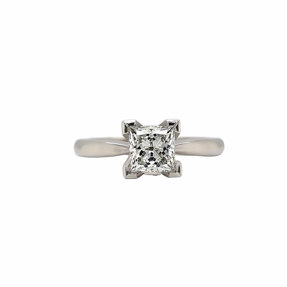 18ct WG Diamond Ring