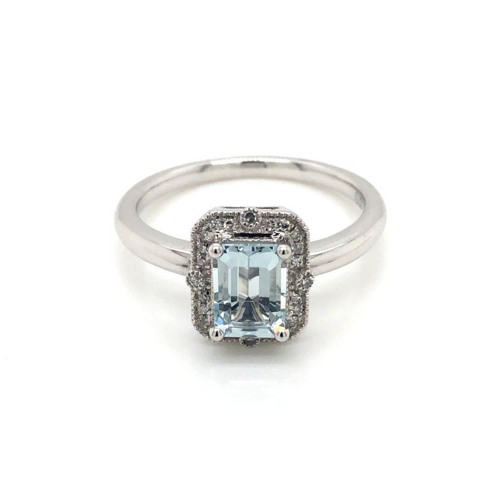 9ct WG Aquamarine & Diamond Ring