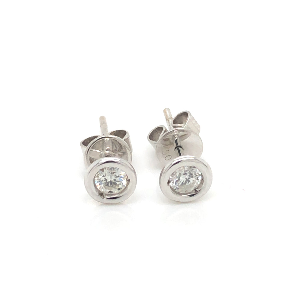 18ct WG Studs W/Diamonds