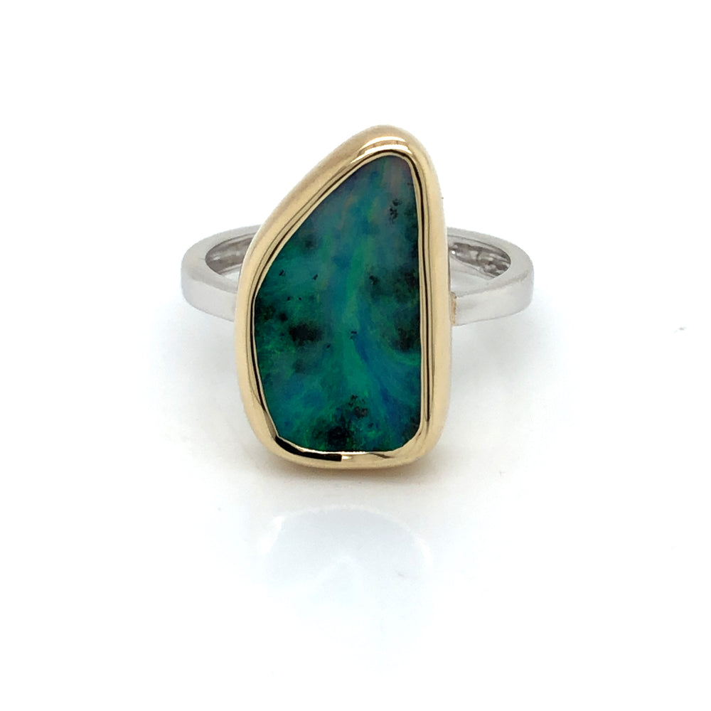 9ct WG Opal Ring & 14ct YG bezel