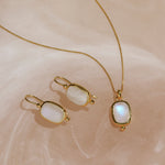 Najo Gold Fleur Rainbow Moonstone Pendanrt