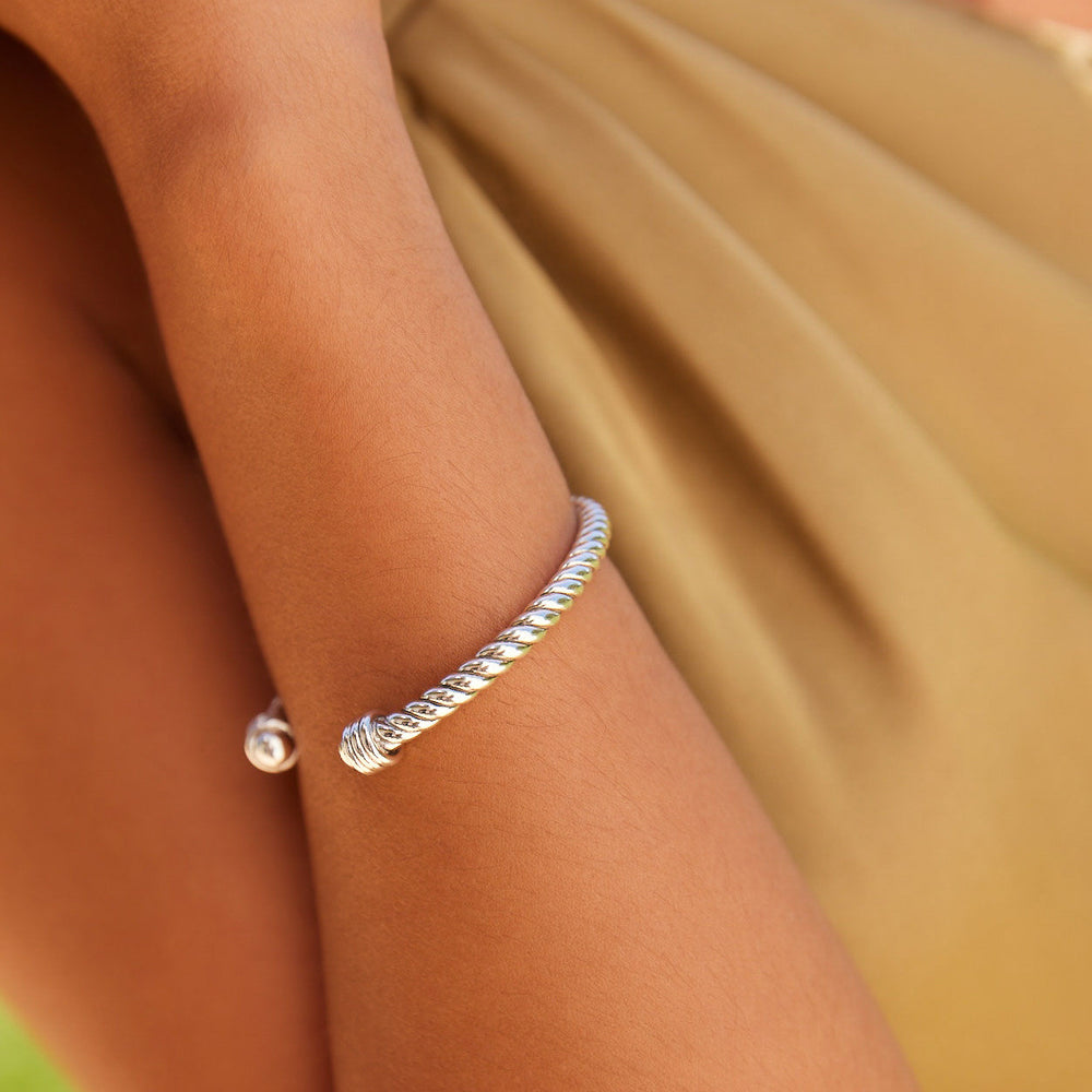 SS Twist Cuff