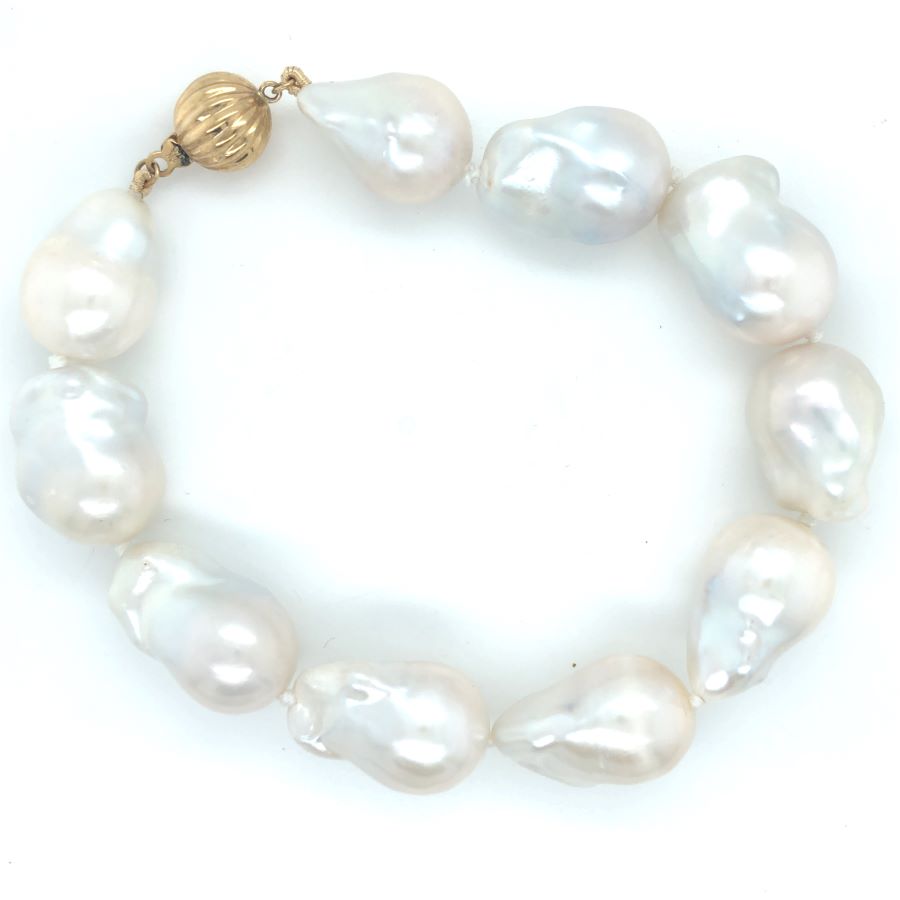 9ct YG Baroque Pearl Bracelet W/Ball Clasp